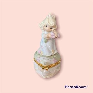 🌻October Trinket Box, precious moments. Opal, 1997. Preowned.🌻